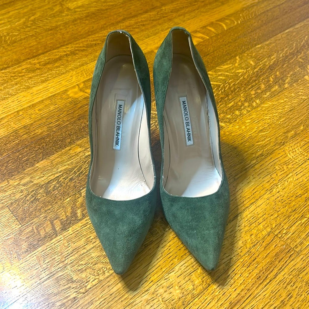 Worn with love—Manolo Blahnik 90 pumps